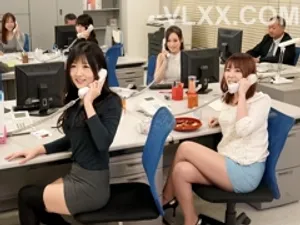 Chịch lồn hai em đào lỗ lồn múp trong chuyến dã ngoại