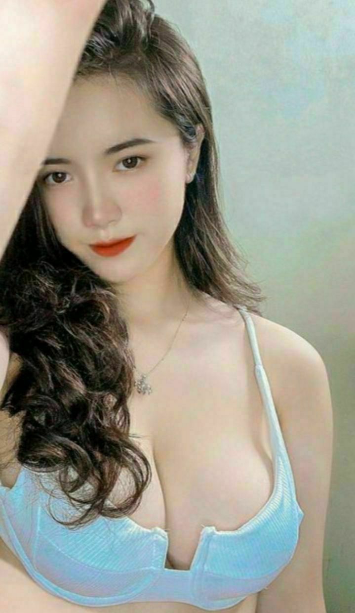 Ngày 12 tháng 7 năm 2023_Một bông hoa vàng nhỏ